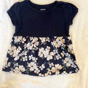 EUC 2T Cater’s navy blue and floral print short sleeve top.